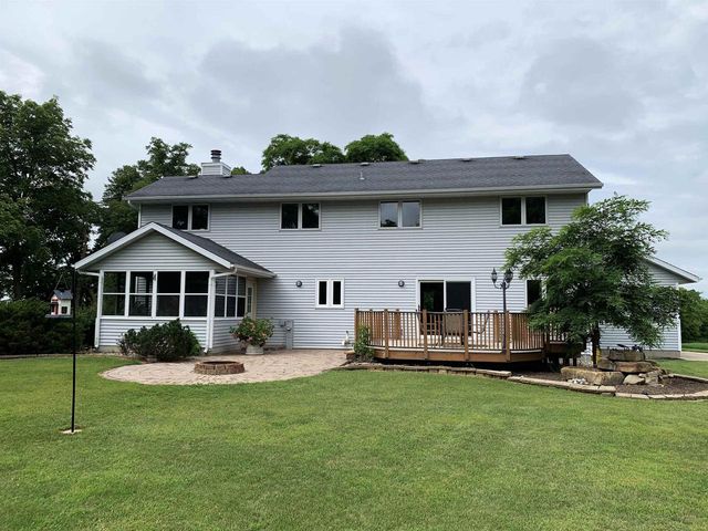 W11380 Ninabuck Road, Columbus, WI 53925