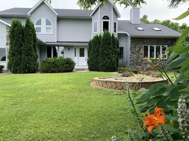 W11380 Ninabuck Road, Columbus, WI 53925