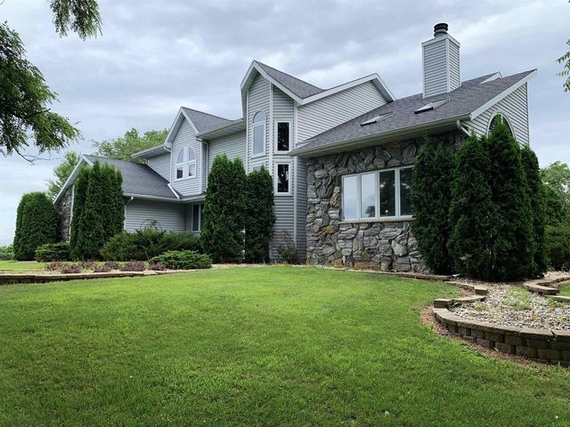 W11380 Ninabuck Road, Columbus, WI 53925