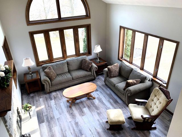 W11380 Ninabuck Road, Columbus, WI 53925