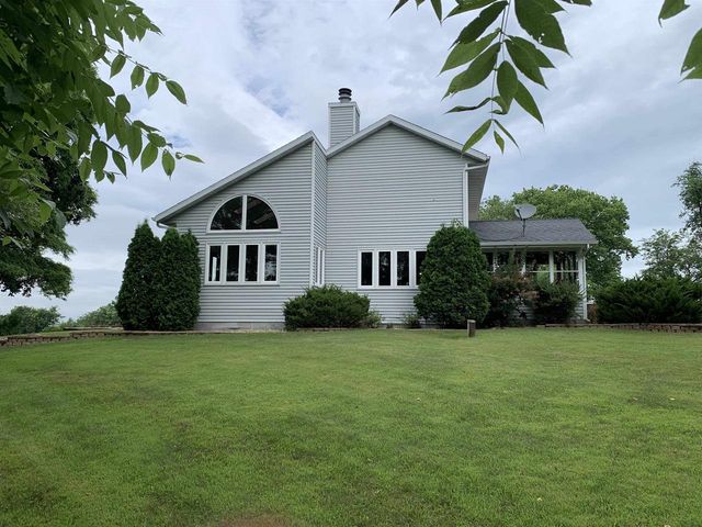 W11380 Ninabuck Road, Columbus, WI 53925