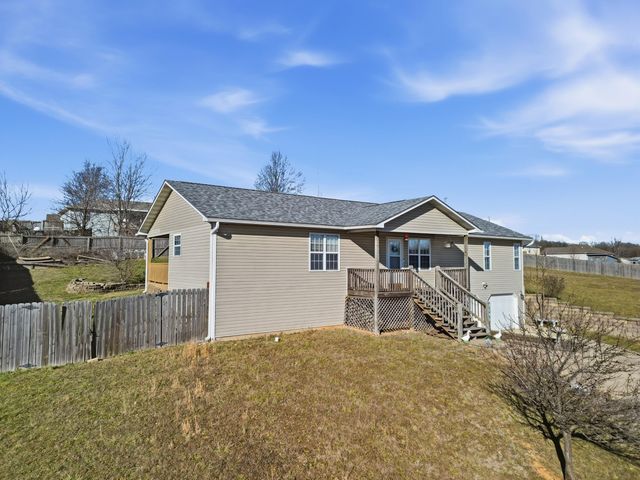 1605 Jon Street, West Plains, MO 65775