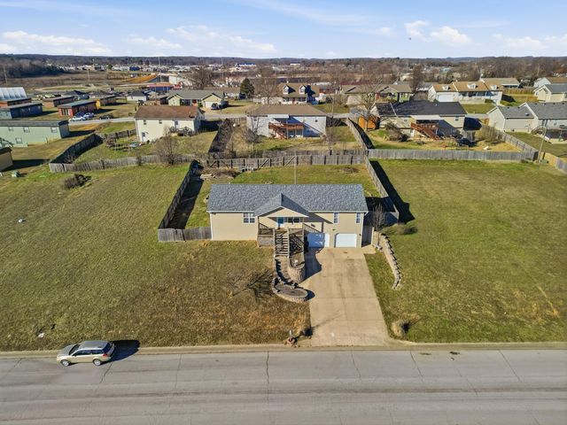 1605 Jon Street, West Plains, MO 65775