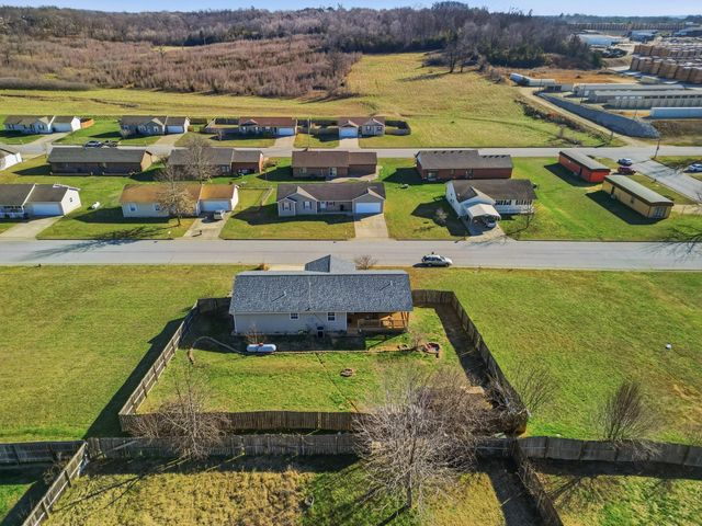 1605 Jon Street, West Plains, MO 65775