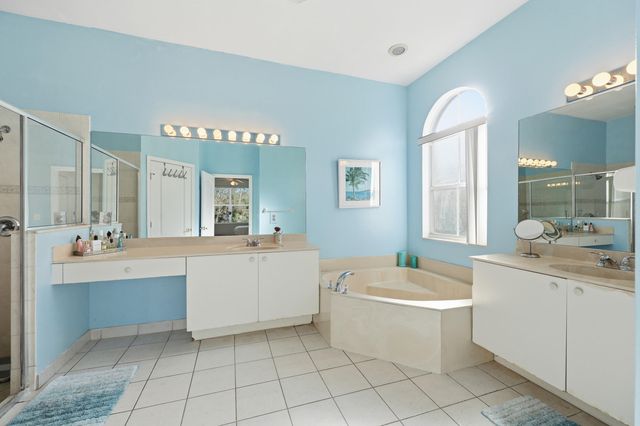 5427 Place Lake Drive, Fort Pierce, FL 34951