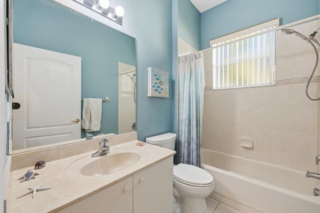 5427 Place Lake Drive, Fort Pierce, FL 34951