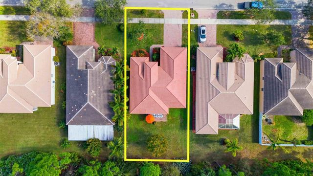 5427 Place Lake Drive, Fort Pierce, FL 34951