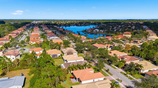 5427 Place Lake Drive, Fort Pierce, FL 34951