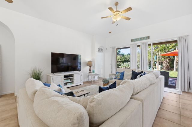 5427 Place Lake Drive, Fort Pierce, FL 34951