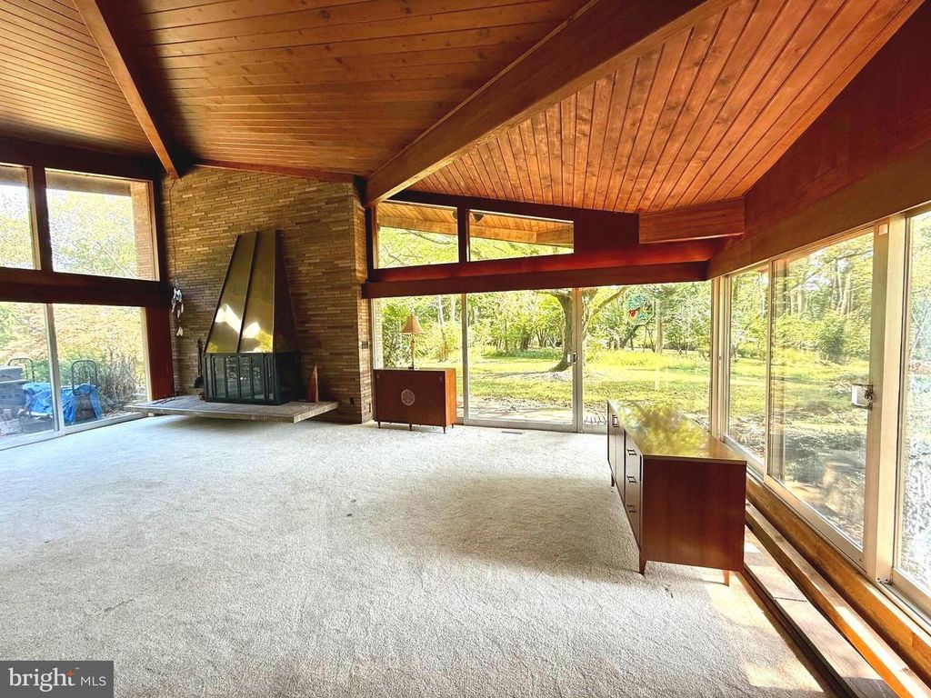 108 S SPRING VALLEY RD, Wilmington, DE 19807