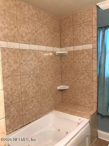 2404 CRILL Avenue, Palatka, FL 32177
