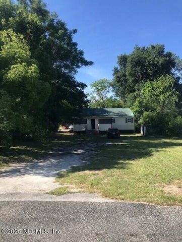 2404 CRILL Avenue, Palatka, FL 32177