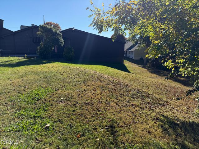 1801 West Lakeview Drive 0, Johnson City, TN 37601