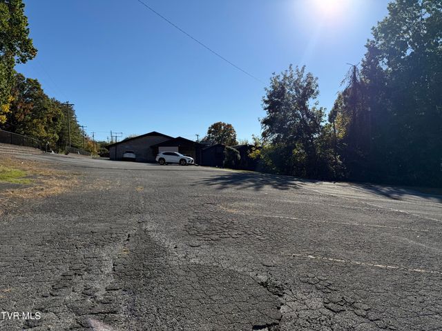 1801 West Lakeview Drive 0, Johnson City, TN 37601