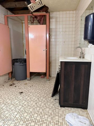 1801 West Lakeview Drive 0, Johnson City, TN 37601