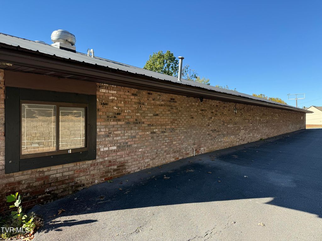 1801 West Lakeview Drive 0, Johnson City, TN 37601