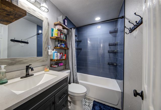 825 County Road 3655, Paradise, TX 76073