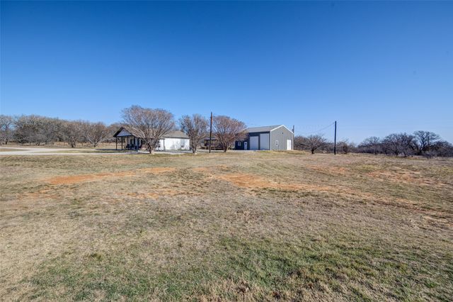 825 County Road 3655, Paradise, TX 76073