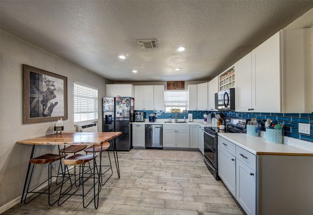 825 County Road 3655, Paradise, TX 76073