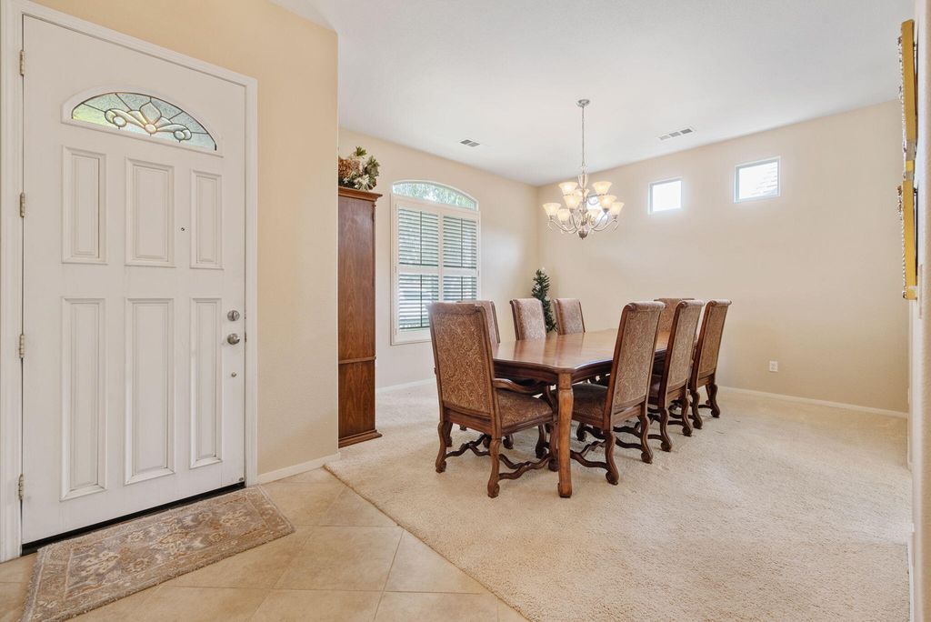 Image 15 of property listing at 643 W Bel Aire Avenue, Porterville, CA 93257