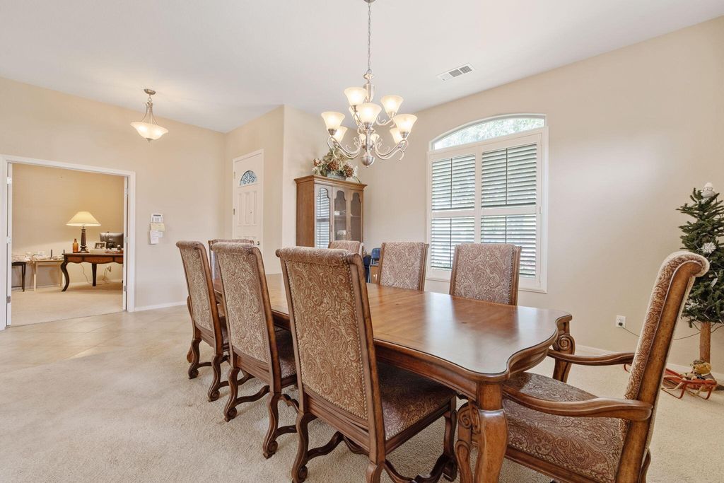 Image 18 of property listing at 643 W Bel Aire Avenue, Porterville, CA 93257