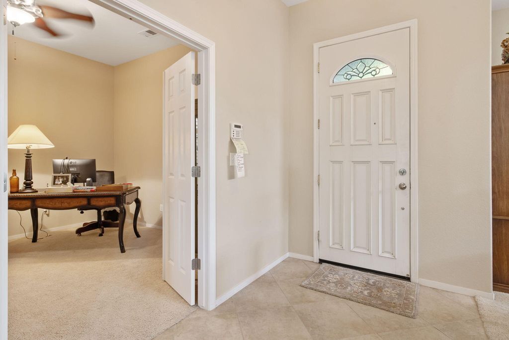 Image 19 of property listing at 643 W Bel Aire Avenue, Porterville, CA 93257