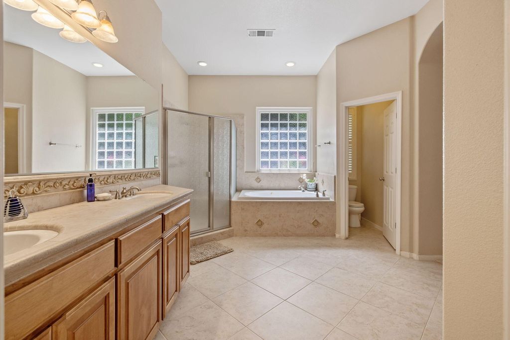 Image 28 of property listing at 643 W Bel Aire Avenue, Porterville, CA 93257