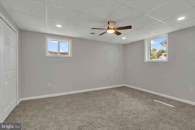 230 CANARY CIR, York, PA 17404