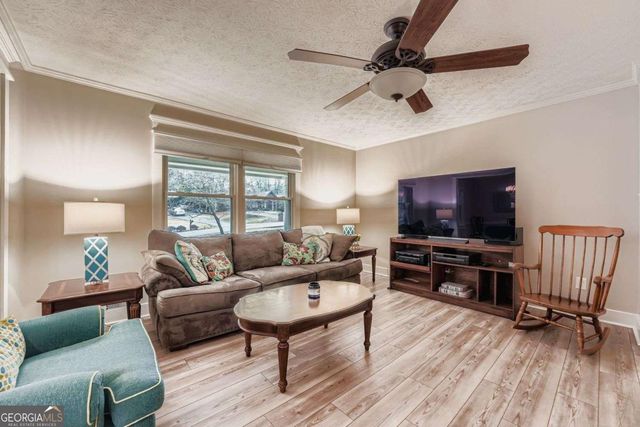 4707 Matterhorn Drive SW, Lilburn, GA 30047