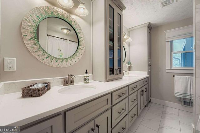 4707 Matterhorn Drive SW, Lilburn, GA 30047