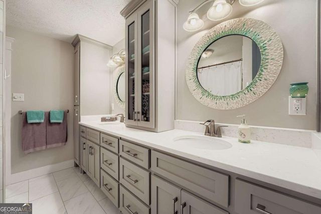 4707 Matterhorn Drive SW, Lilburn, GA 30047