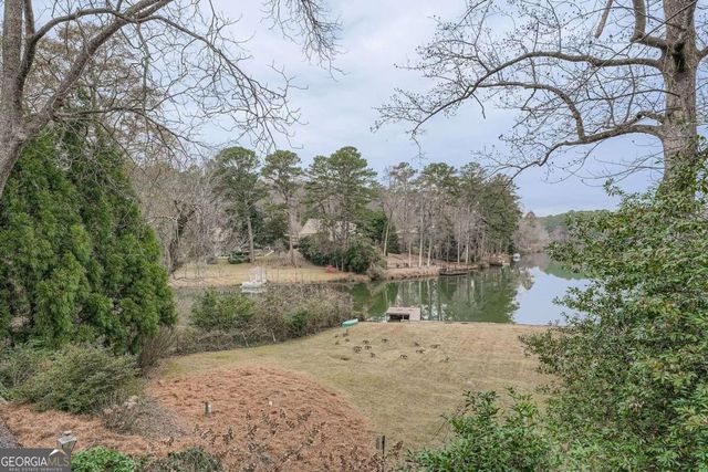 4707 Matterhorn Drive SW, Lilburn, GA 30047