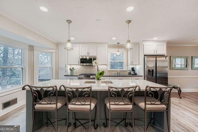 4707 Matterhorn Drive SW, Lilburn, GA 30047