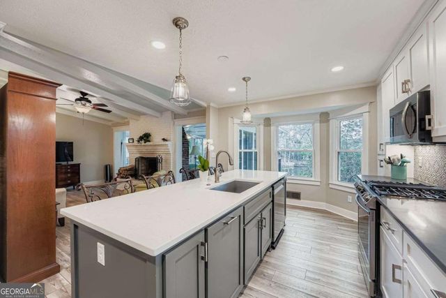 4707 Matterhorn Drive SW, Lilburn, GA 30047