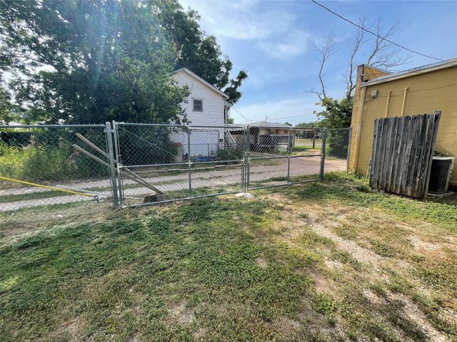 1926 N 1st Street, Abilene, TX 79603
