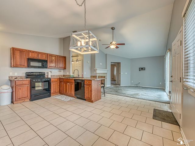 921 May Drive, Monroe, MI 48161