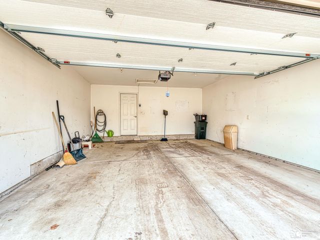 921 May Drive, Monroe, MI 48161