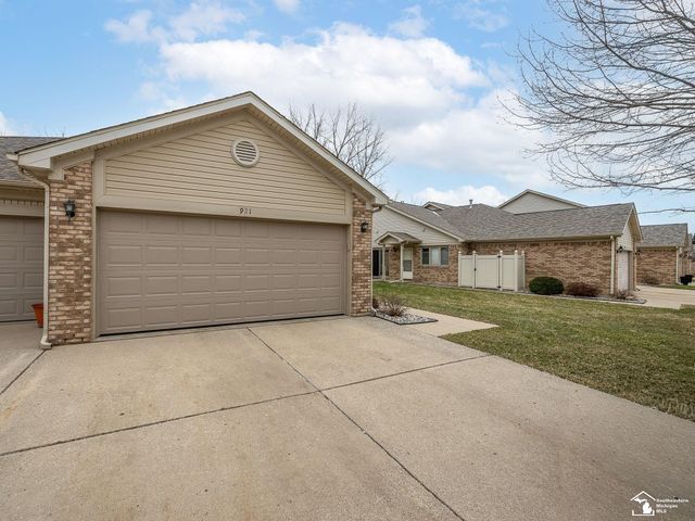 921 May Drive, Monroe, MI 48161