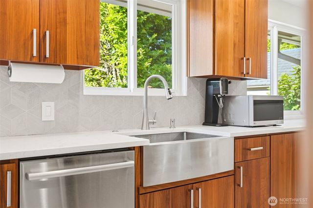 1227 NW 120th Street, Seattle, WA 98177