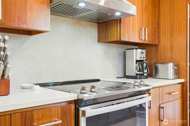 1227 NW 120th Street, Seattle, WA 98177