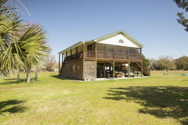 16 Baldwin Lane, Green Pond, SC 29446