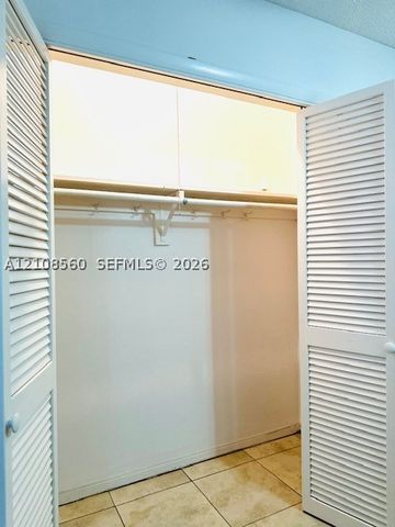 22 SE 3rd Ter 6, Dania Beach, FL 33004