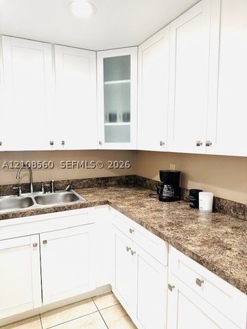 22 SE 3rd Ter 6, Dania Beach, FL 33004