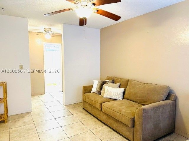 22 SE 3rd Ter 6, Dania Beach, FL 33004