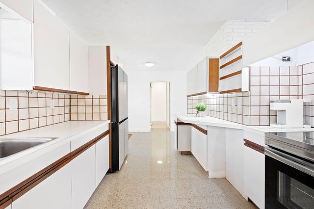 1718 SE 14th Street, Fort Lauderdale, FL 33316