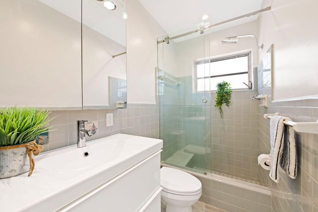 1718 SE 14th Street, Fort Lauderdale, FL 33316