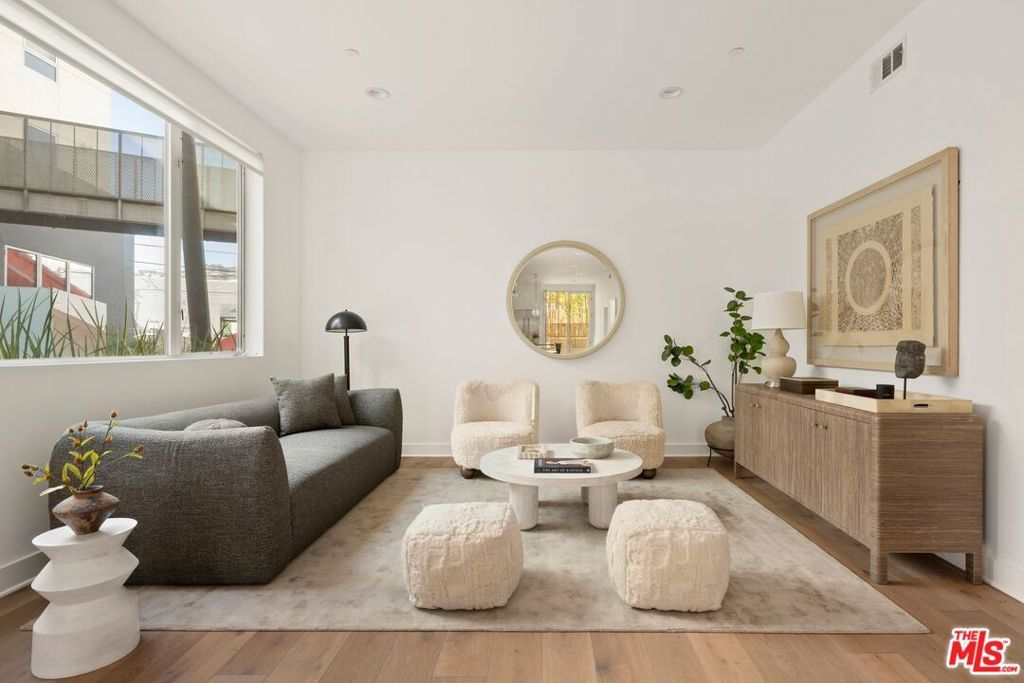 616 N Croft Avenue 2, West Hollywood, CA 90048 — photo 2