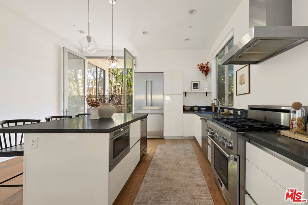 616 N Croft Avenue 2, West Hollywood, CA 90048 — photo 5