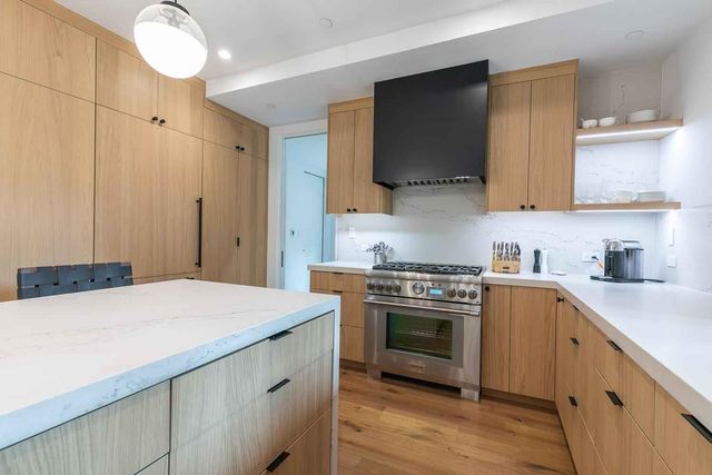 342 Palisades Circle, Olympic Valley, OH 96146