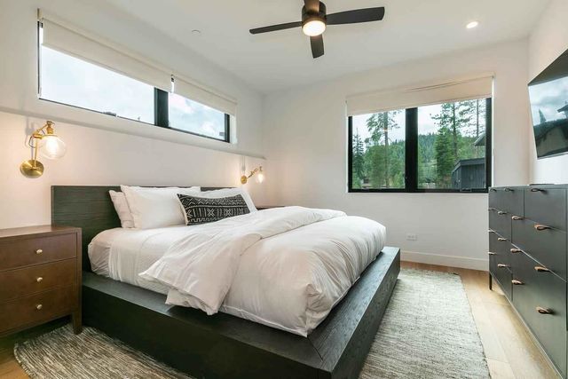 342 Palisades Circle, Olympic Valley, OH 96146